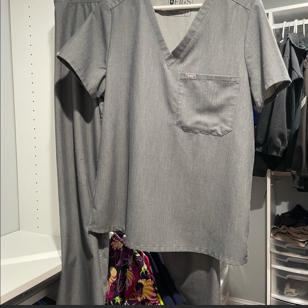 Figs scrubs
